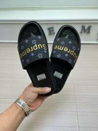 Picture of Louis Vuitton Slippers _SKULVsz38-44mnf03051427